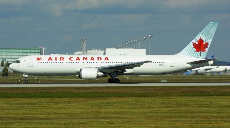 Air_Canada_B767-300_C-FCAF