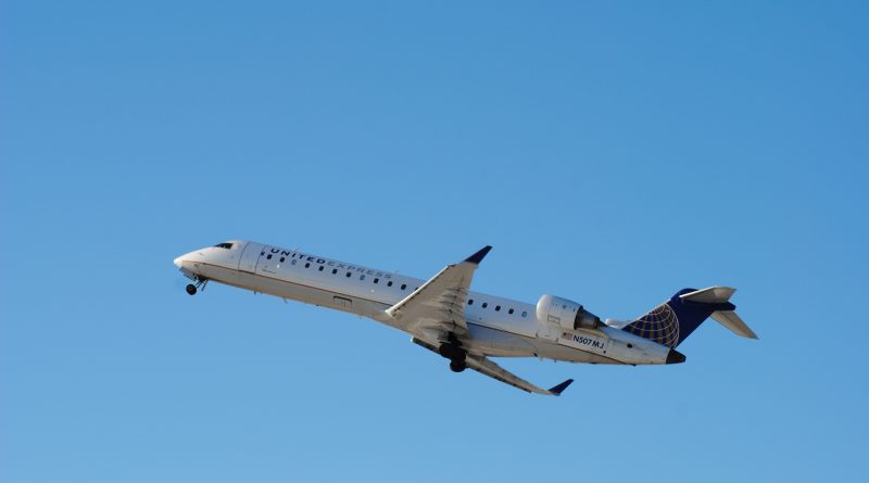 CRJ700 United Express